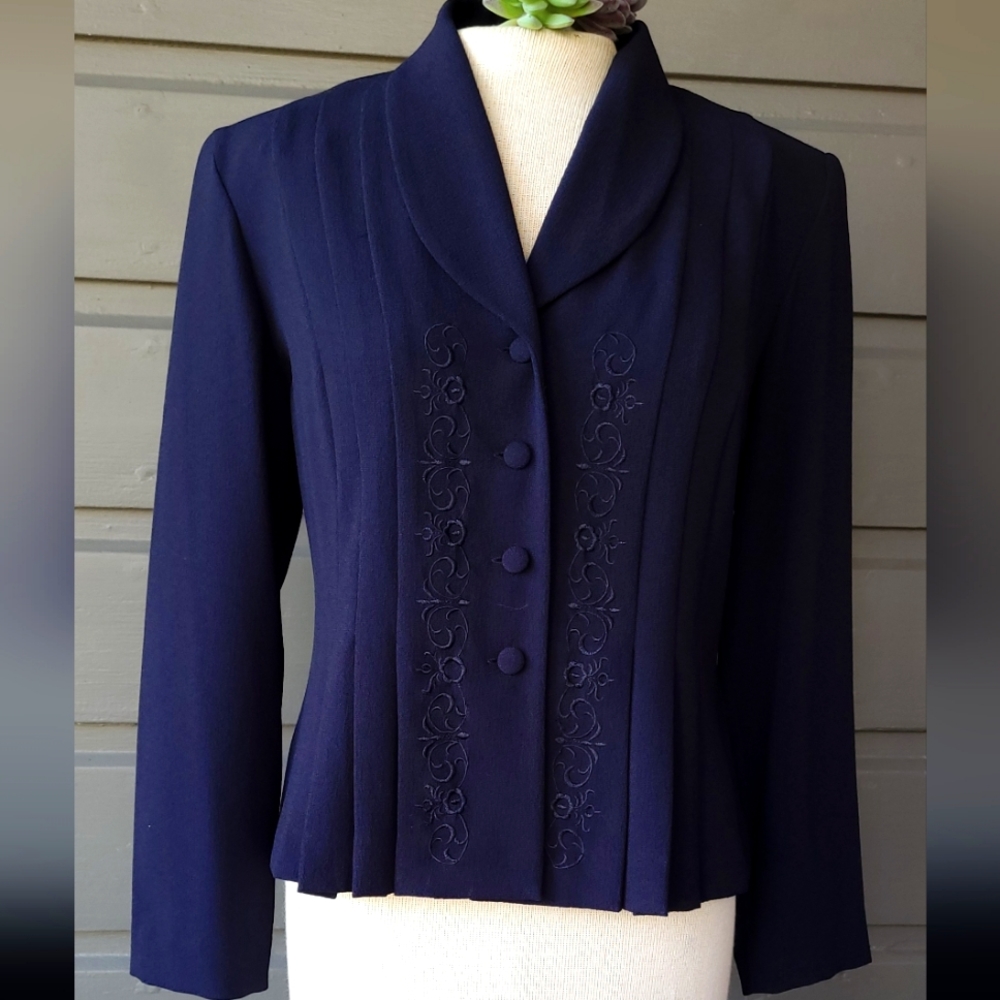 Vintage Danny & Nicole Navy Blazer. Size 8P. Brand New With Tags.
